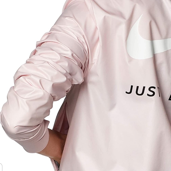 ❤ NIKE Swoosh Running Reflective Bomber Jacket - Picture 9 of 11